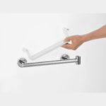 Поручень hansgrohe Unica Comfort с полочкой и держателем для душа 26328400 белый/хром-фото2