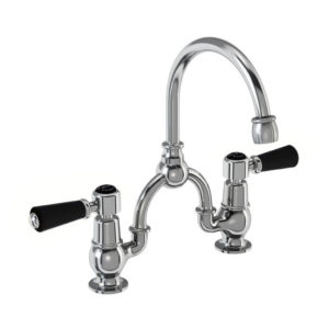 Смеситель для раковины на 2 отверстия с пробкой и цепочкой Burlington Kensington KE27 BLA + W1 цвет хром-фото1