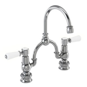 Смеситель для раковины B14 на 2 отверстия Regent со скрытым переливом Burlington Kensington KER28 + W9 цвет хром-фото1